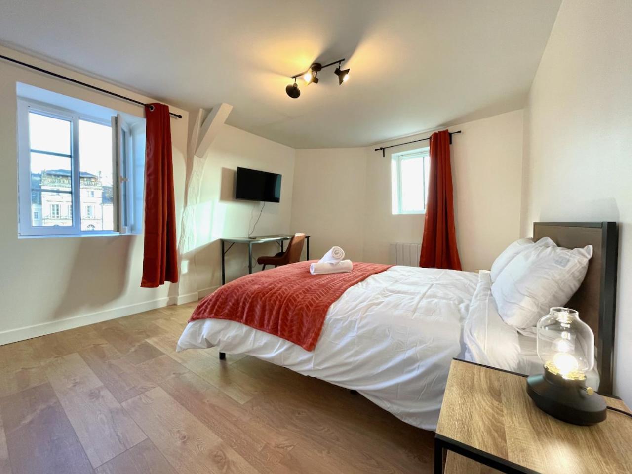 Legendes De La Piste - Sonights Apartment Chateau-du-Loir Ngoại thất bức ảnh